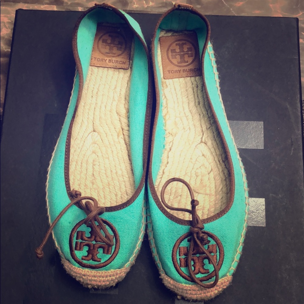 Tory Burch Tiffany blue flats in canvas size 8
